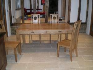 CONTEMPORY OAK KITCHEN TABLE