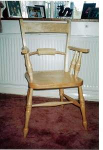 MAPLE SCROLL BACK WINDSOR CHAIR