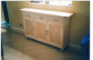 MAPLE SIDE BOARD