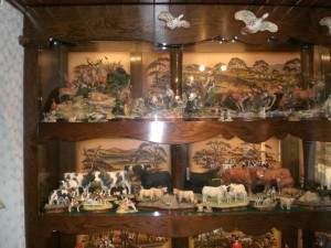 OAK DISPLAY CASE (2)