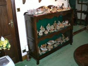 OAK DISPLAY CASE