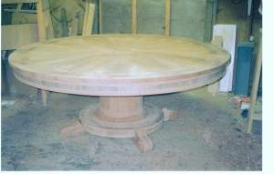 ROUND MAHOGANY CURL
