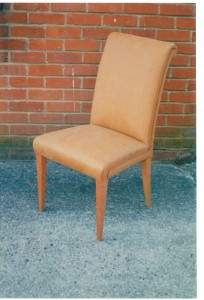 TEPPERED LEG CHAIR